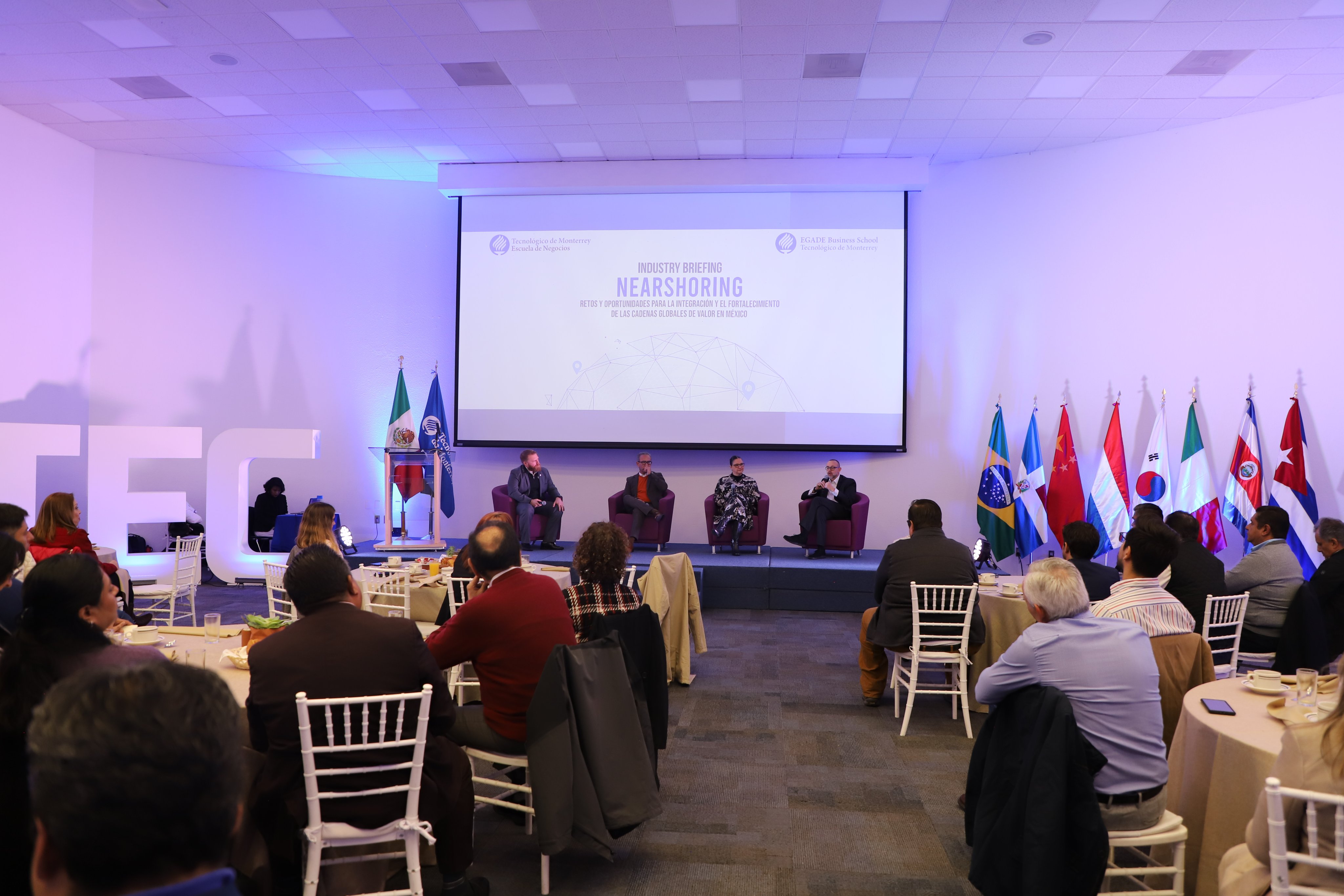 Panel Nearshoring Querétaro